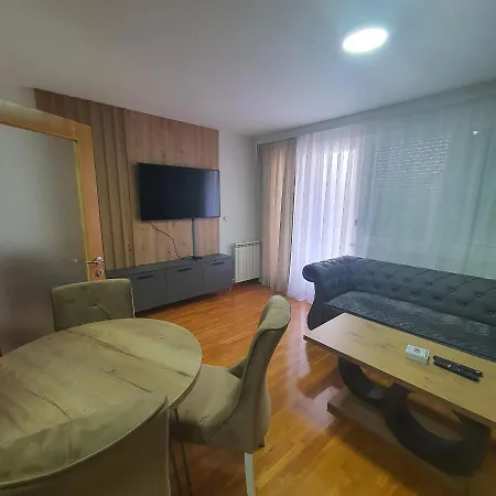 Kristina 49b,lukavica,istocno סראייבו