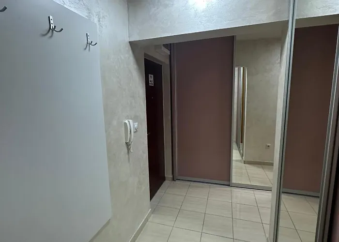 Kristina 49b,lukavica,istocno Apartamento *